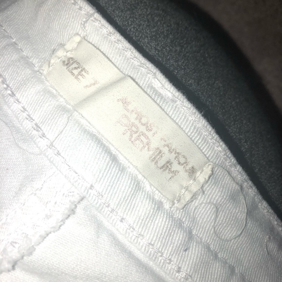 White denim shorts - Picture 5 of 6